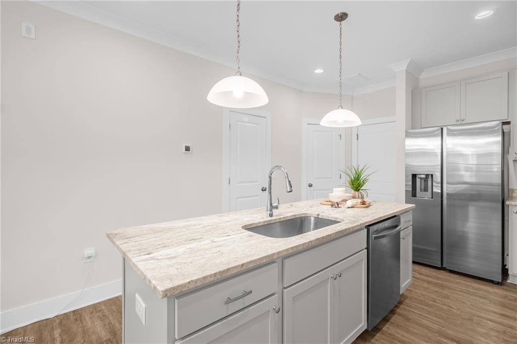 Kernersville, North Carolina 27284, United States, 2 Bedrooms Bedrooms, ,3 BathroomsBathrooms,Residential,Active,215294