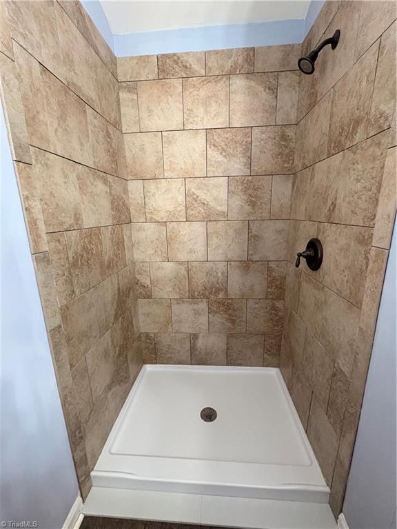 617 Walnut Crossing Drive, Whitsett, North Carolina image 24