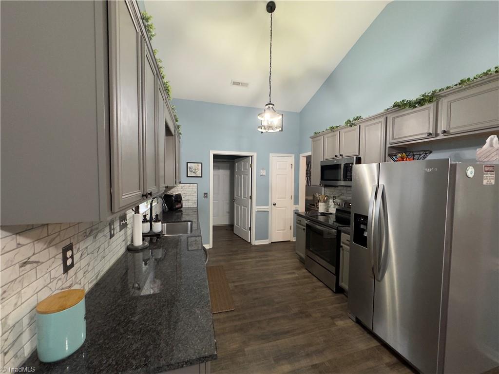 617 Walnut Crossing Drive, Whitsett, North Carolina image 13