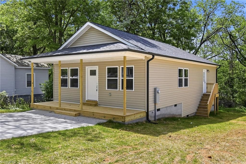 Photo of 418 Bristol Street, Lexington, NC 27292 (MLS # 1218271)