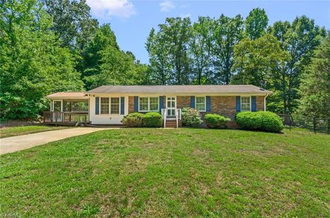 Homes For Sale - 5404 Pine Level Drive<br/> Browns Summit, NC 27214