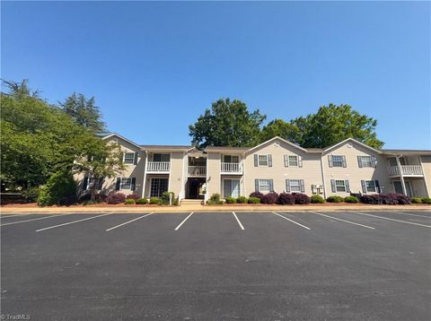 Condo For Sale - 5655 Hornaday Road #F<br/> Greensboro, NC 27409
