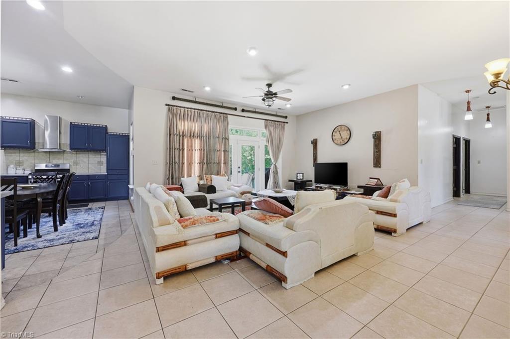 1803 Wilton Gate Drive