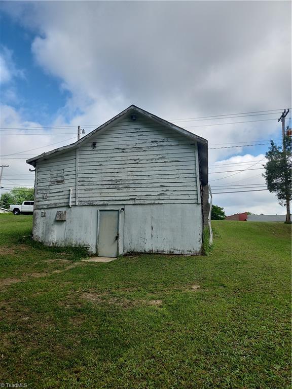 1116 E Fairfield Road, High Point, North Carolina image 2