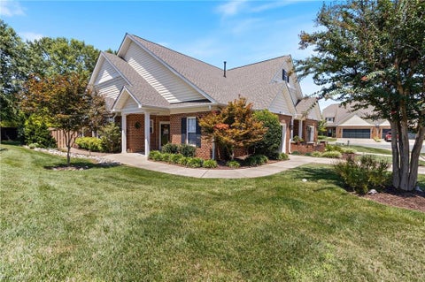 Townhouse For Sale - 102 Kestrel Court<br/> Mebane, NC 27302
