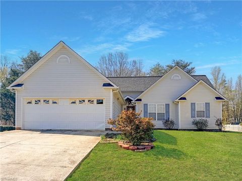 Homes For Sale - 522 Whitney Road<br/> Mocksville, NC 27928