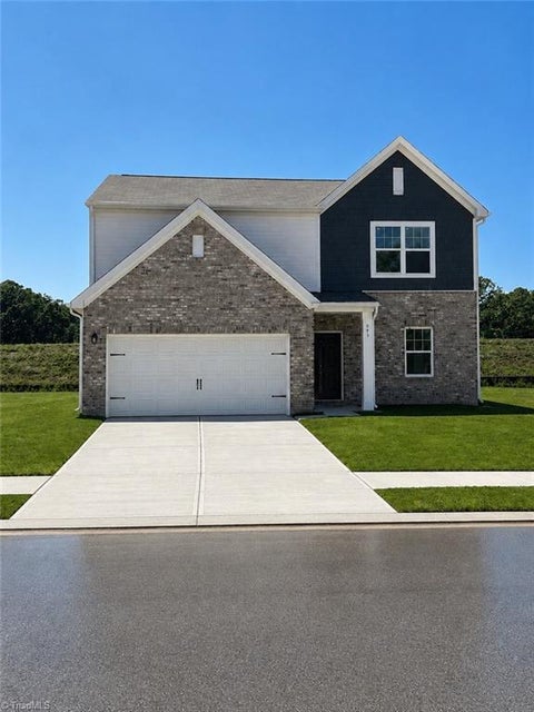 Homes For Sale - 979 Riverbank Drive<br/> Kernersville, NC 27284