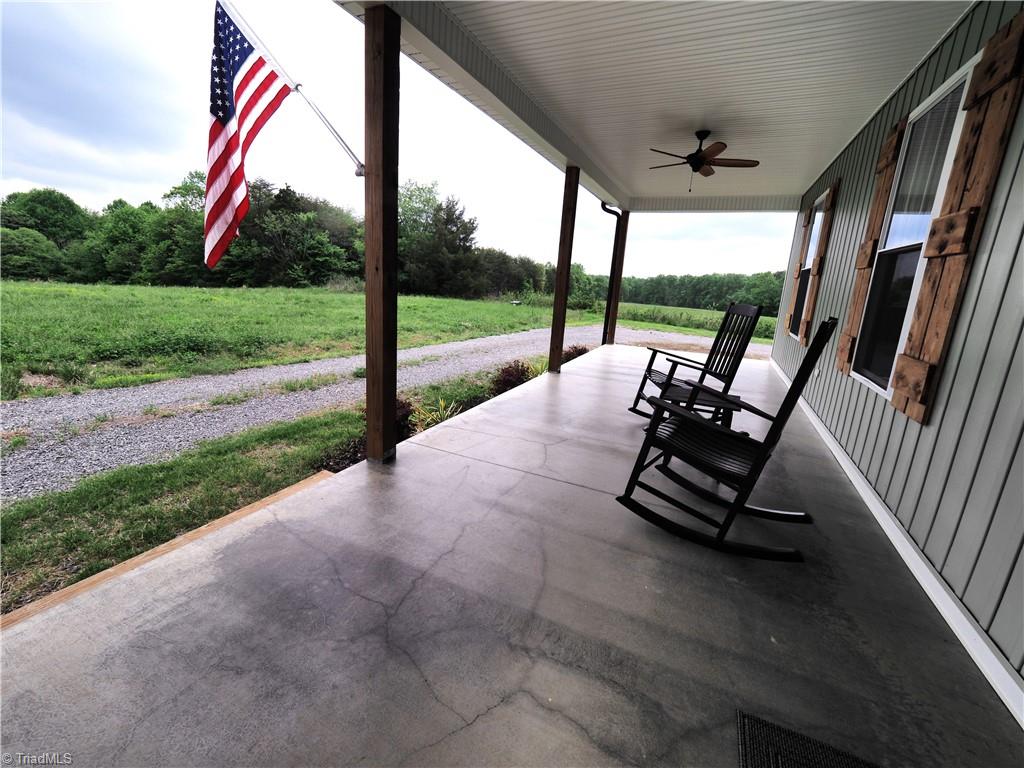 2362 Summertime Road, Yadkinville, North Carolina image 4