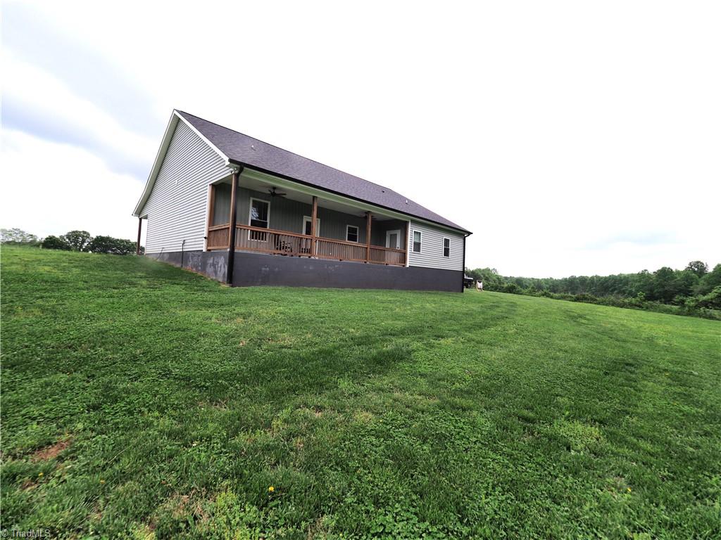 2362 Summertime Road, Yadkinville, North Carolina image 2