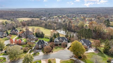 A home in Clemmons