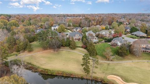 A home in Clemmons