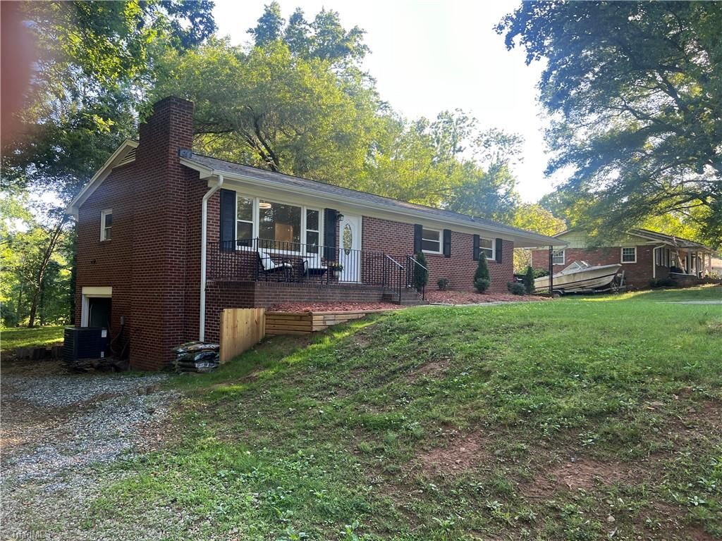 Photo of 4561 Emily Drive, Kernersville, NC 27284 (MLS # 1222524)