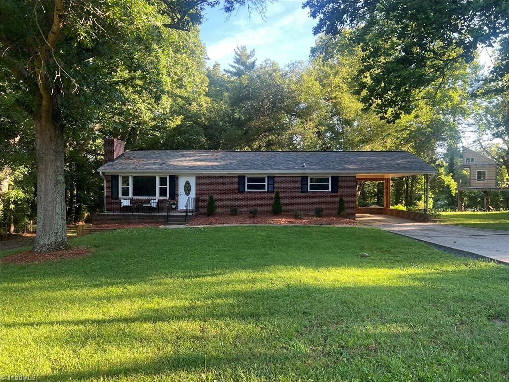 Photo of 4561 Emily Drive, Kernersville, NC 27284 (MLS # 1222524)