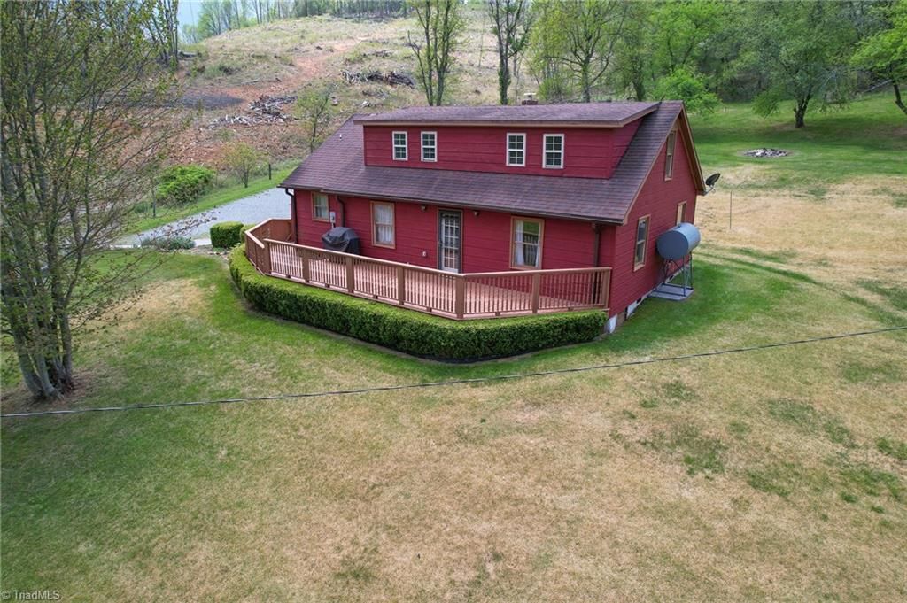 Photo of 969 Allen Road, Piney Creek, NC 28663 (MLS # 1218398)
