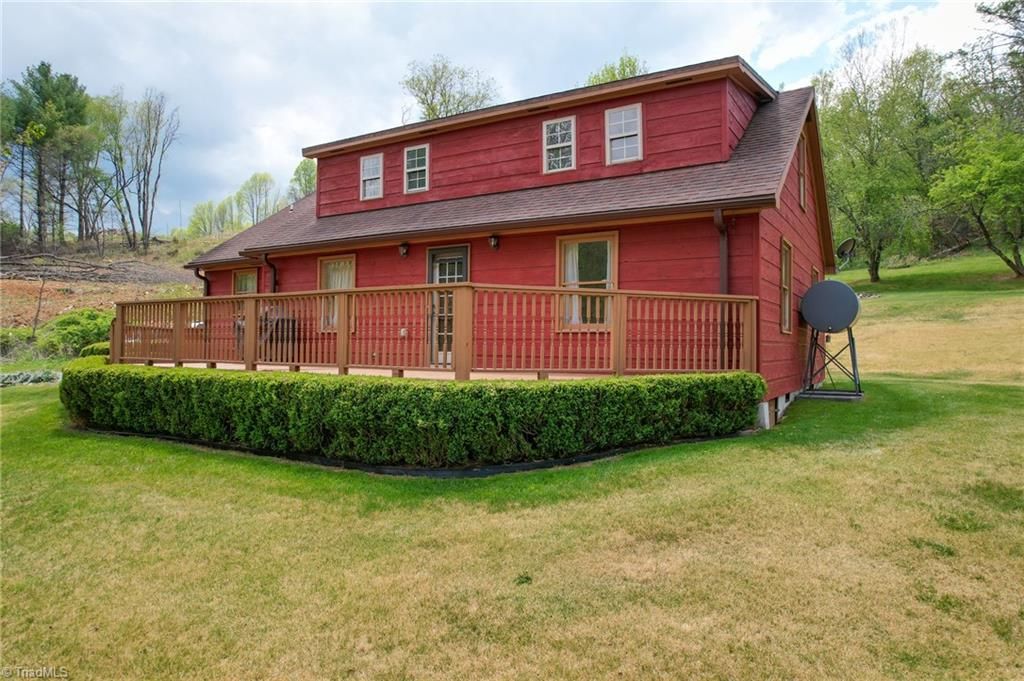Photo of 969 Allen Road, Piney Creek, NC 28663 (MLS # 1218398)