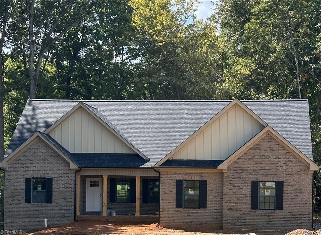 4381 Continental Drive, Pfafftown, North Carolina image 1