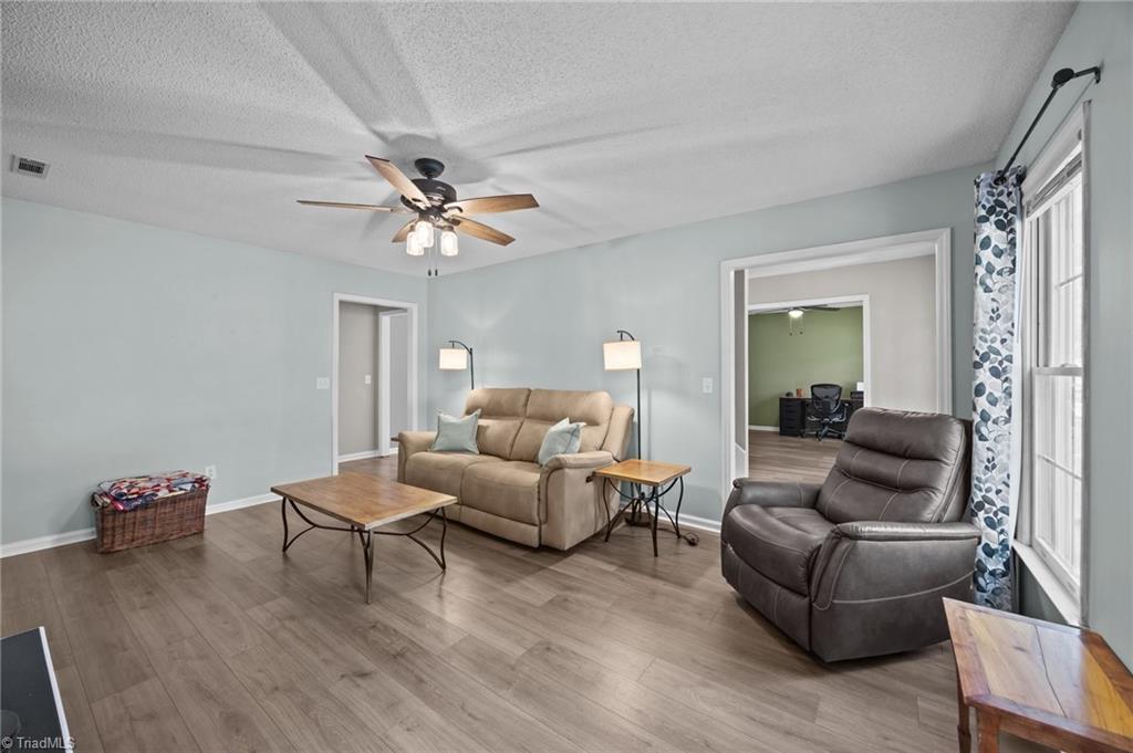 6838 Salem Quarter Road, Belews Creek, North Carolina image 4