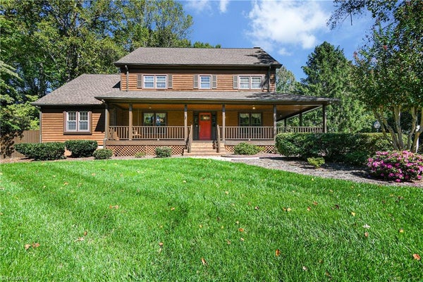 3406 CROSSTIMBERS DR, GREENSBORO, NC 27410 - Image b514b6cb1839a1644da3f4cfad19e15e/1906713700