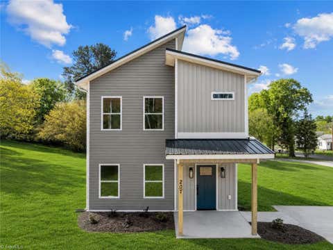 Homes For Sale - 207 E Parker Street<br/> Graham, NC 27253