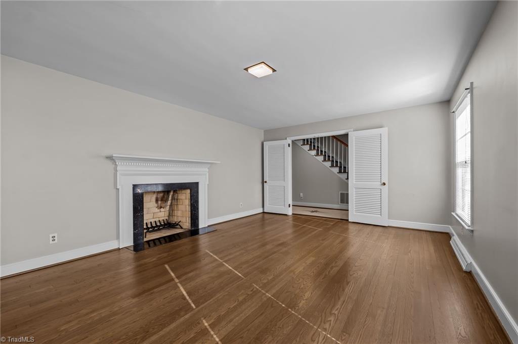 2804 W Cornwallis Drive