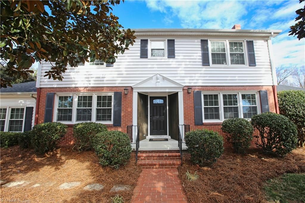 Photo of 1410 Fernwood Drive, High Point, NC 27262 (MLS # 1206142)