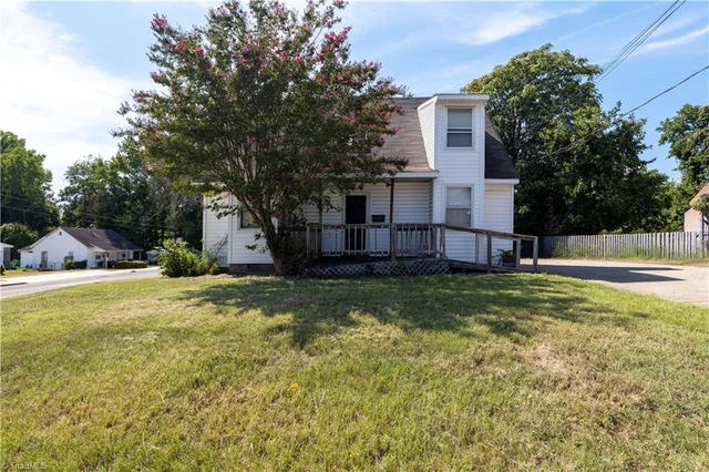 924 Merritt Drive, photo 2 of 48