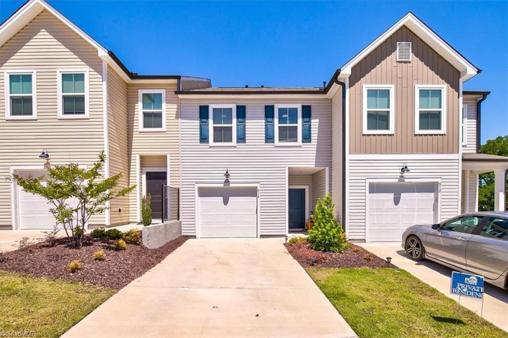Photo of 814 Falls Grove Trail, High Point, NC 27265 (MLS # 1218592)