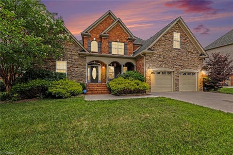 Homes For Sale - 5120 Spiral Wood Drive<br/> Clemmons, NC 27012