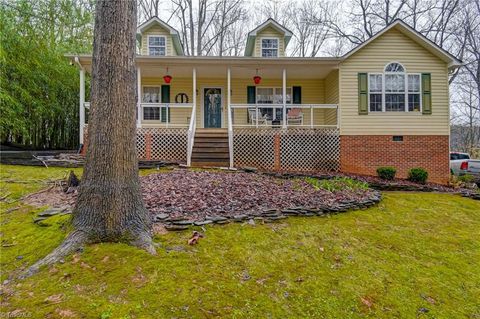 Homes For Sale - 1906 Jerico Road<br/> Randolph County, Asheboro, NC 27205