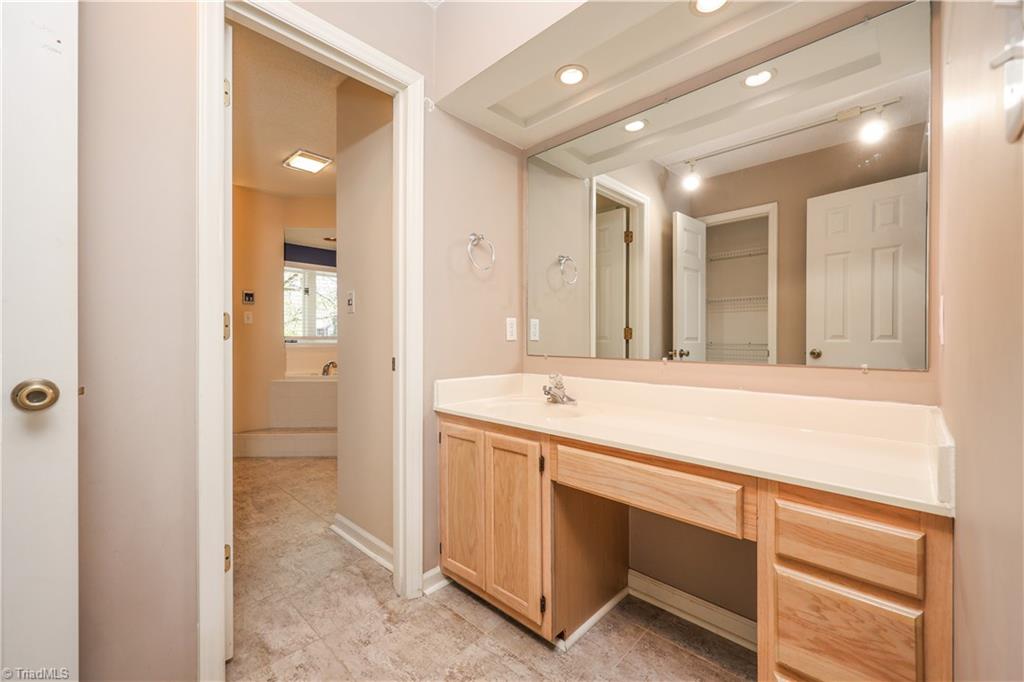 2804 Lake Hill Court, High Point, North Carolina image 24