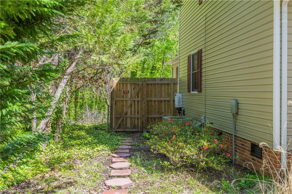 2804 Lake Hill Court, High Point, North Carolina image 45