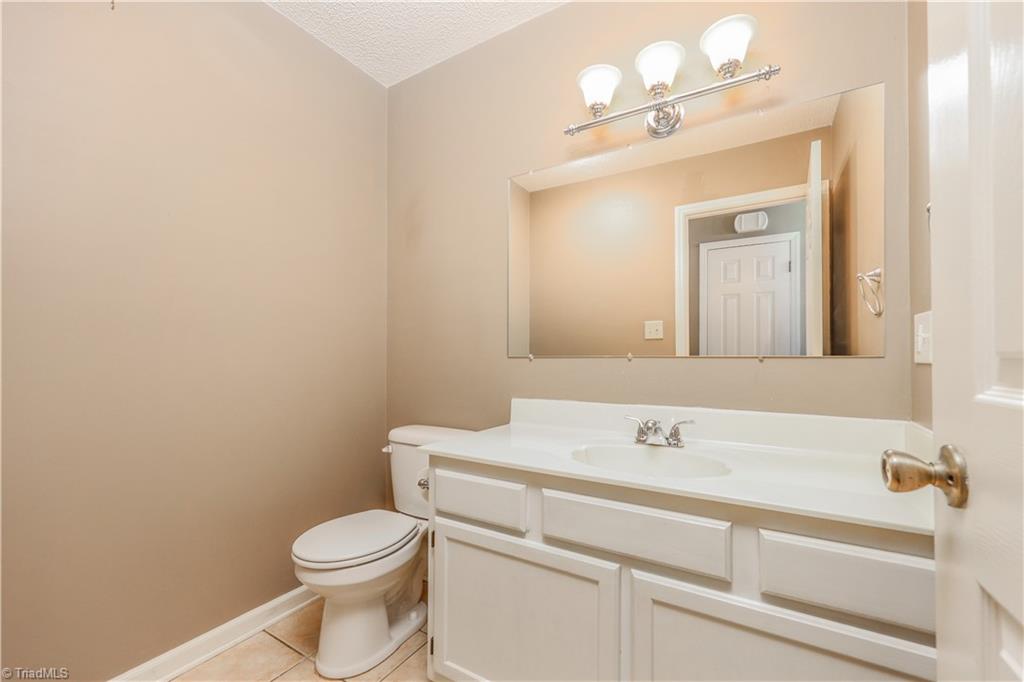 2804 Lake Hill Court, High Point, North Carolina image 21