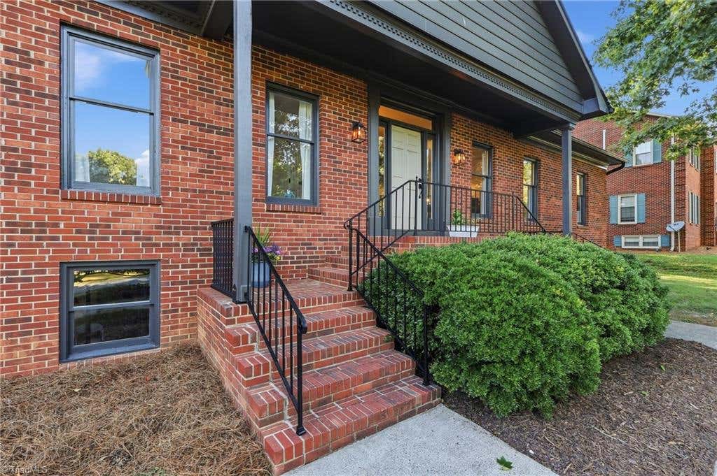 Photo of 1832 Hunters Forest Drive, Winston-Salem, NC 27103 (MLS # 1225253)