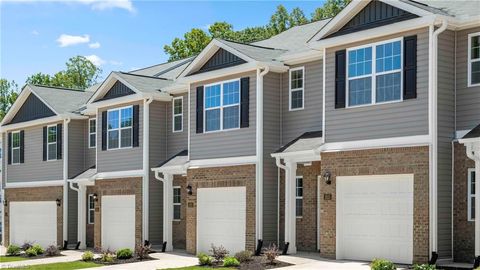 Townhouse For Sale - 1627 Komondor Trail<br/> Greensboro, NC 27405