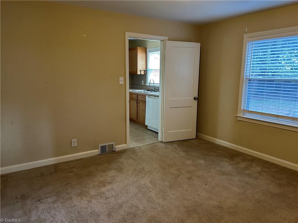 Greensboro, North Carolina 27408, United States, 3 Bedrooms Bedrooms, ,2 BathroomsBathrooms,Residential,Active,229937