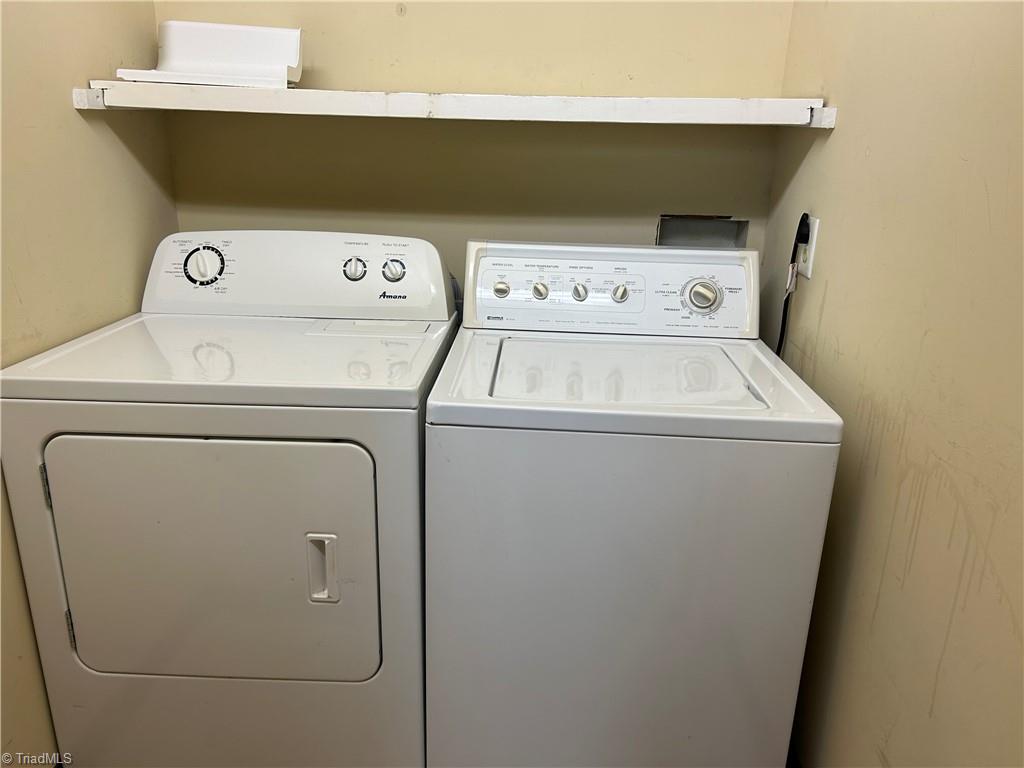 Greensboro, North Carolina 27408, United States, 3 Bedrooms Bedrooms, ,2 BathroomsBathrooms,Residential,Active,229937