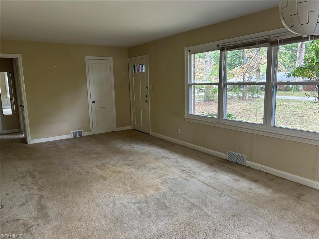 Greensboro, North Carolina 27408, United States, 3 Bedrooms Bedrooms, ,2 BathroomsBathrooms,Residential,Active,229937