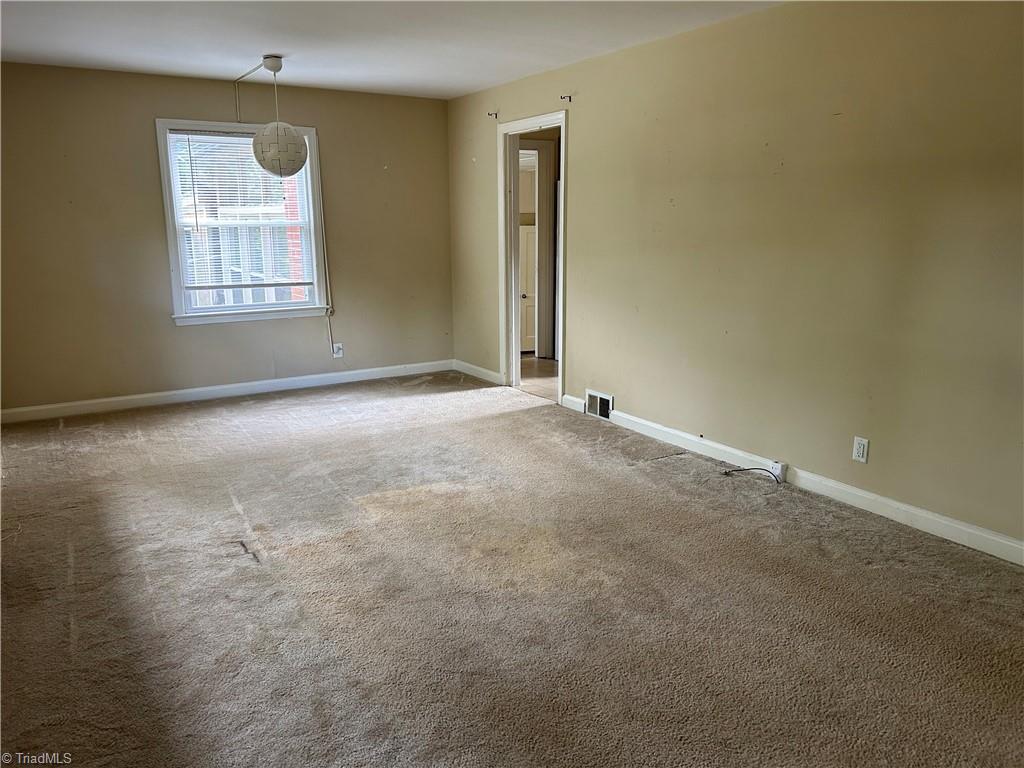 Greensboro, North Carolina 27408, United States, 3 Bedrooms Bedrooms, ,2 BathroomsBathrooms,Residential,Active,229937