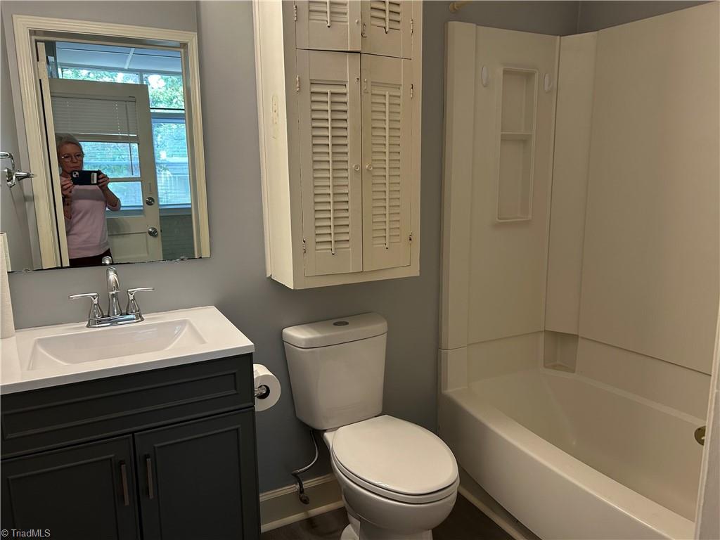 Greensboro, North Carolina 27408, United States, 3 Bedrooms Bedrooms, ,2 BathroomsBathrooms,Residential,Active,229937