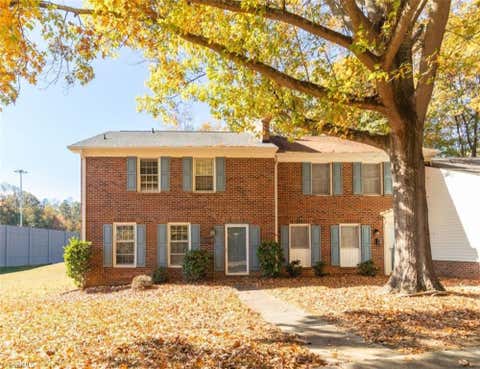 Townhouse For Sale - 3317 Regents Park Lane #C<br/> Greensboro, NC 27455