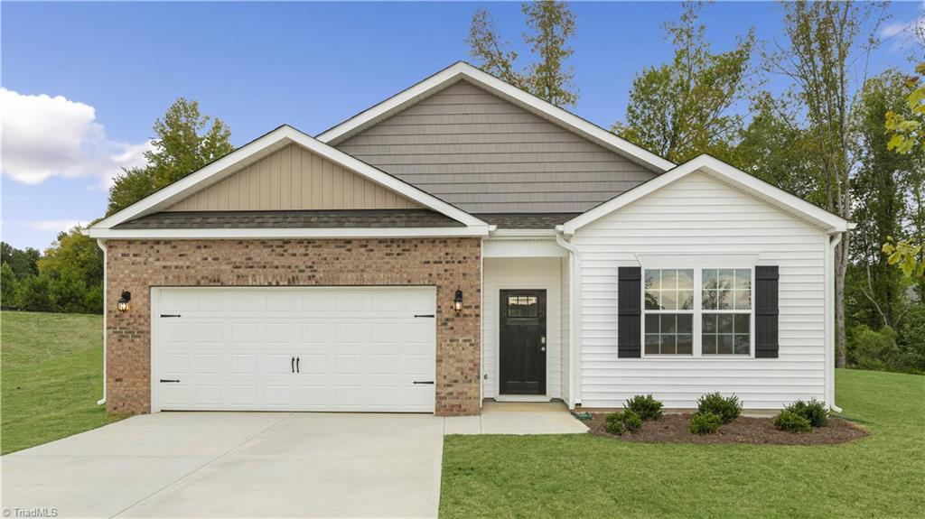 330 Falcon Lane, Lexington, North Carolina image 1