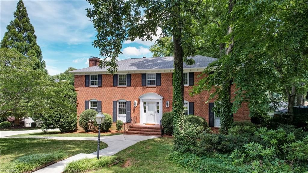 Photo of 42 Kemp Road E, Greensboro, NC 27410 (MLS # 1195920)