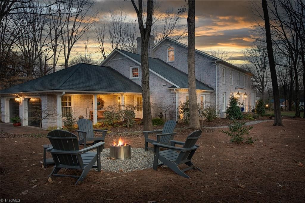 Photo of 402 Parkmont Drive, Greensboro, NC 27408 (MLS # 1216471)