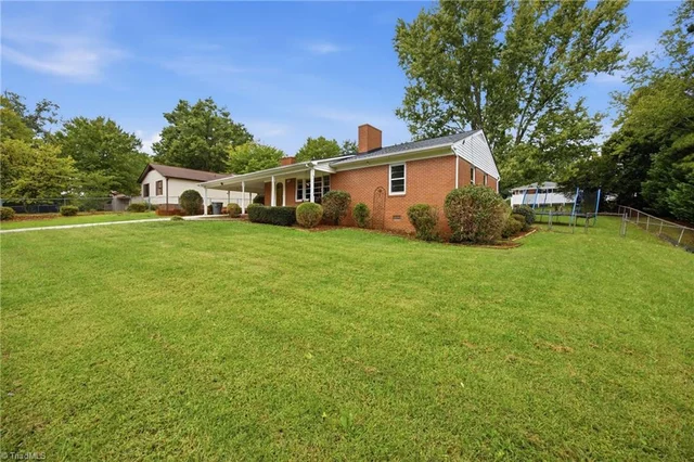 1420 Brookdale Drive, photo 2 of 44