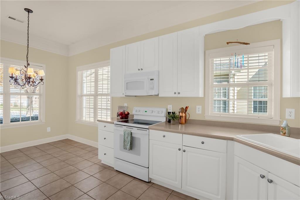 Greensboro, North Carolina 27455, United States, 3 Bedrooms Bedrooms, ,2 BathroomsBathrooms,Residential,Active,240669