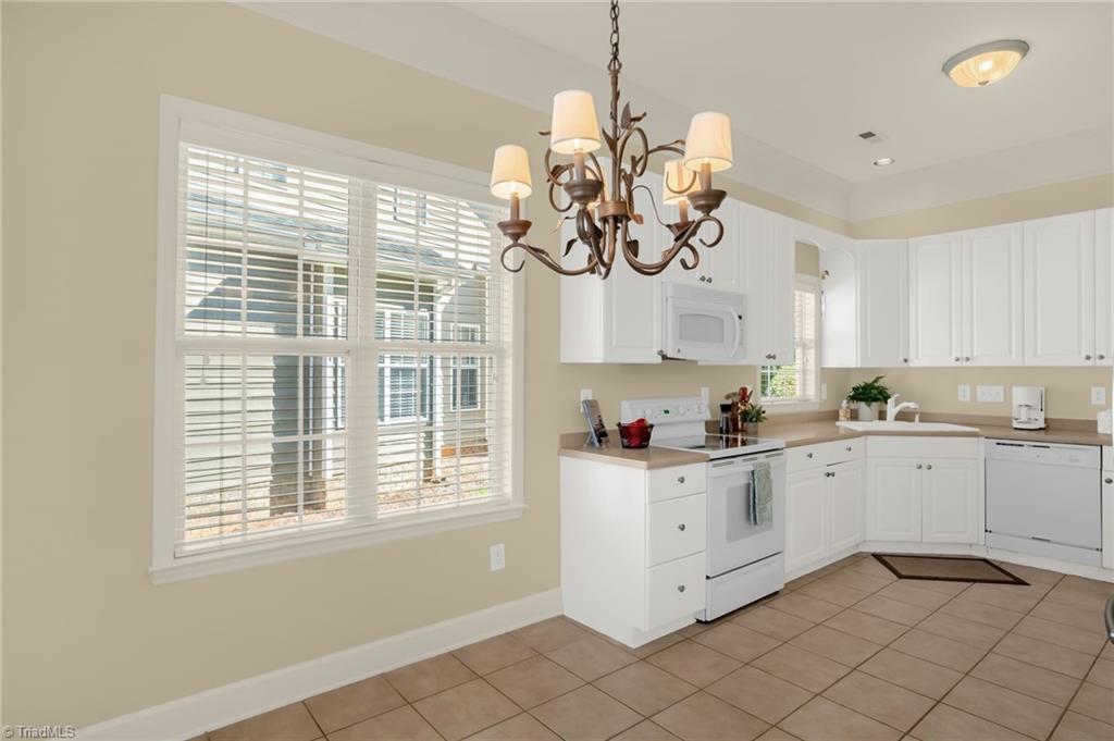 Greensboro, North Carolina 27455, United States, 3 Bedrooms Bedrooms, ,2 BathroomsBathrooms,Residential,Active,240669