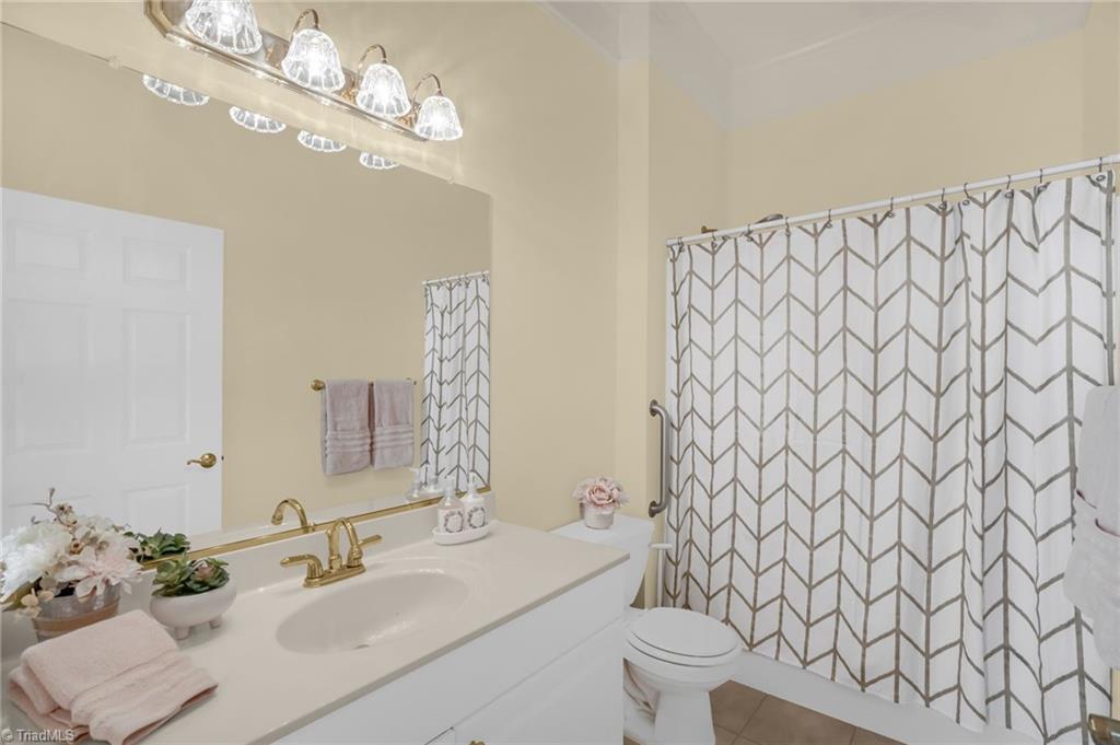 Greensboro, North Carolina 27455, United States, 3 Bedrooms Bedrooms, ,2 BathroomsBathrooms,Residential,Active,240669