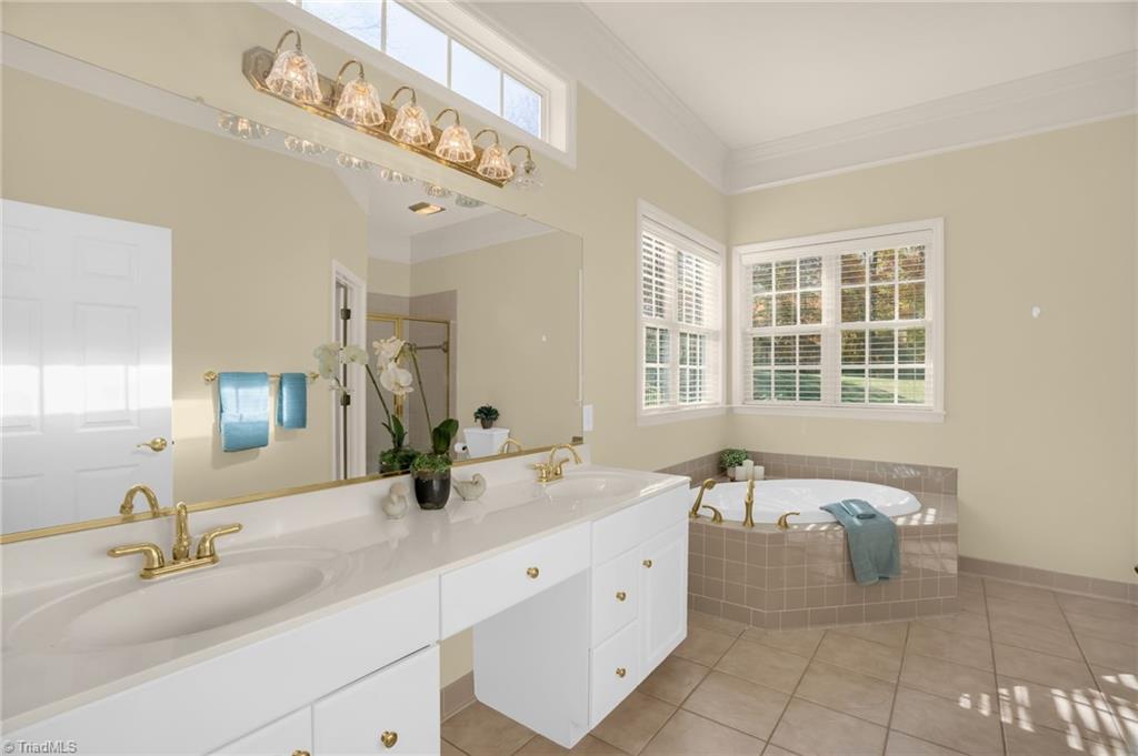 Greensboro, North Carolina 27455, United States, 3 Bedrooms Bedrooms, ,2 BathroomsBathrooms,Residential,Active,240669