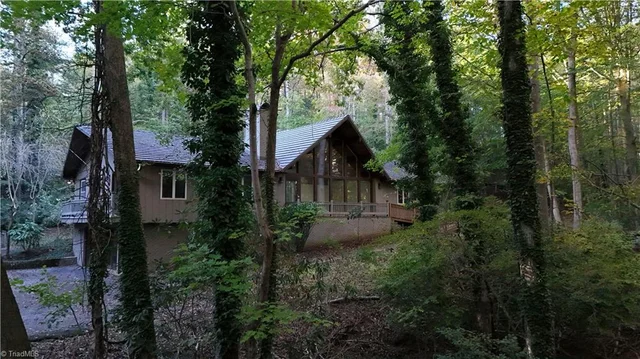 717 Greenhill Road, photo 2 of 48