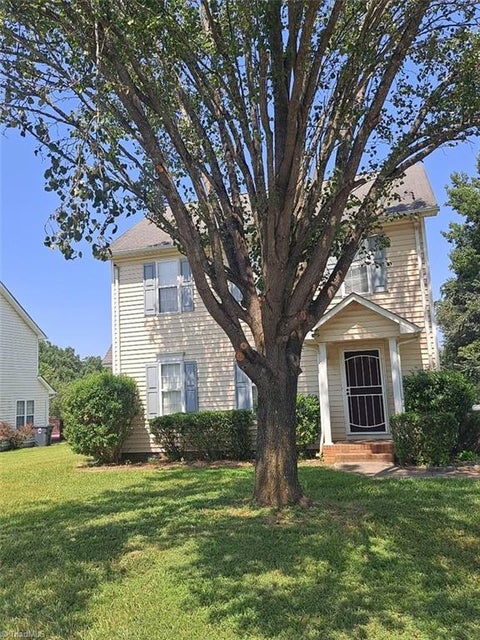Photo for 3 crape myrtle Circle
